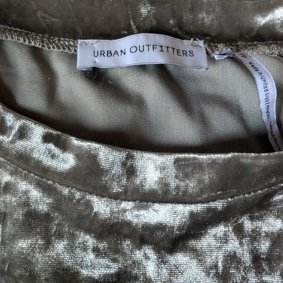 Urban Outfitters XS Silver Velvet short sleeve crop top - Picture 2 of 4
